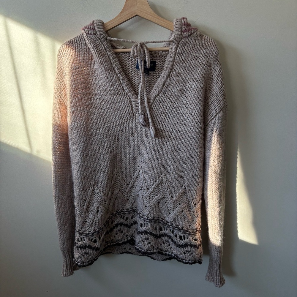 American Eagle Outfitters Beige V-Neck Hooded Sweater